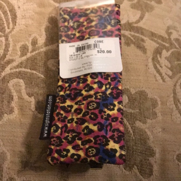 COPY - NWT Sight Station readers w/ matching case, +1.00 - Picture 5 of 6